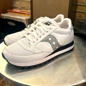 WOMEN'S SAUCONY X PRINKSHOP HERO ORIGINAL JAZZ VINTAGE, WHITE/PURE SILVER, SIZE7